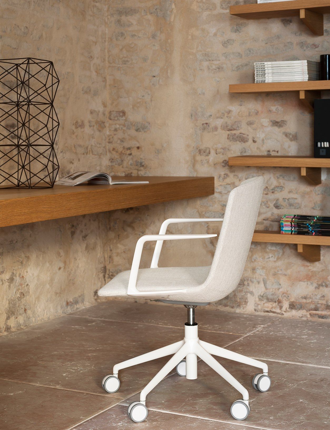 CALUM OFFICE EXECUTIVE