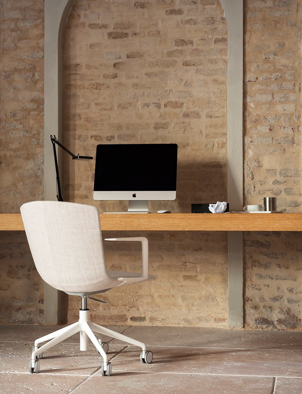 CALUM OFFICE EXECUTIVE