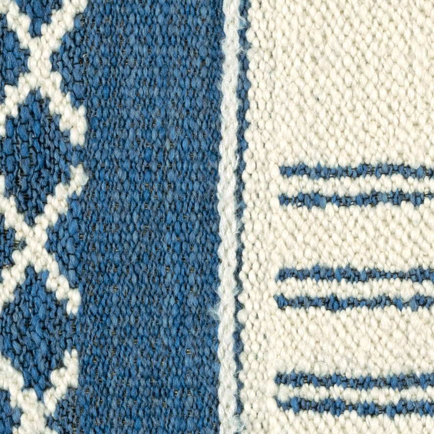 ESCALE - TERRE INCONNUE