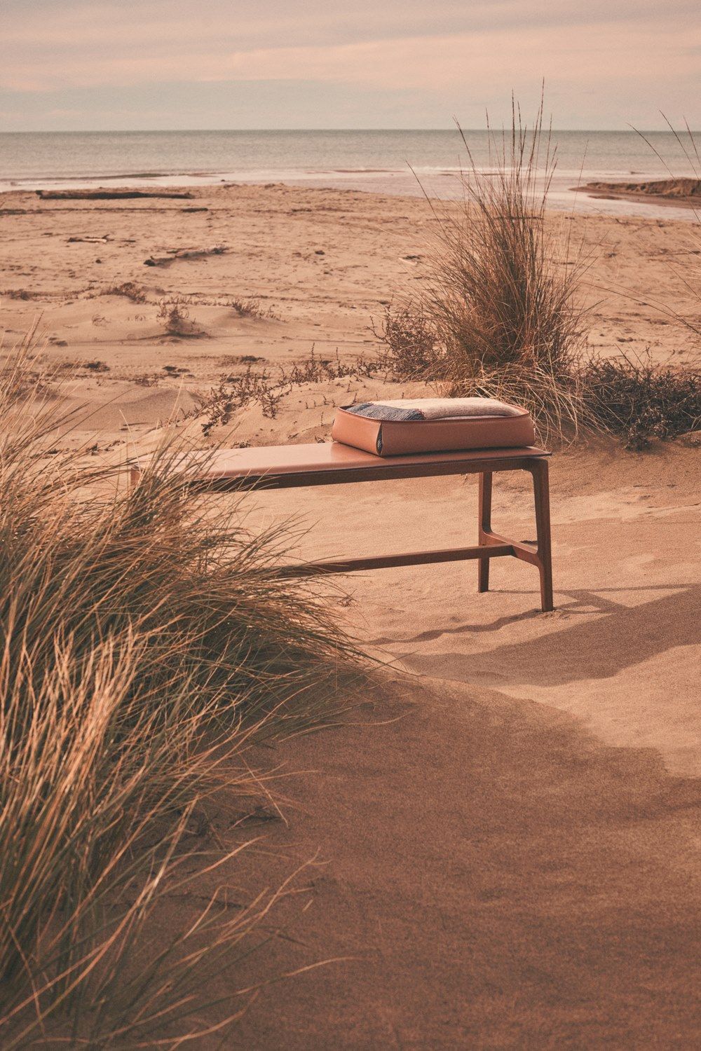 EVERYDAY LIFE BENCH OUTDOOR