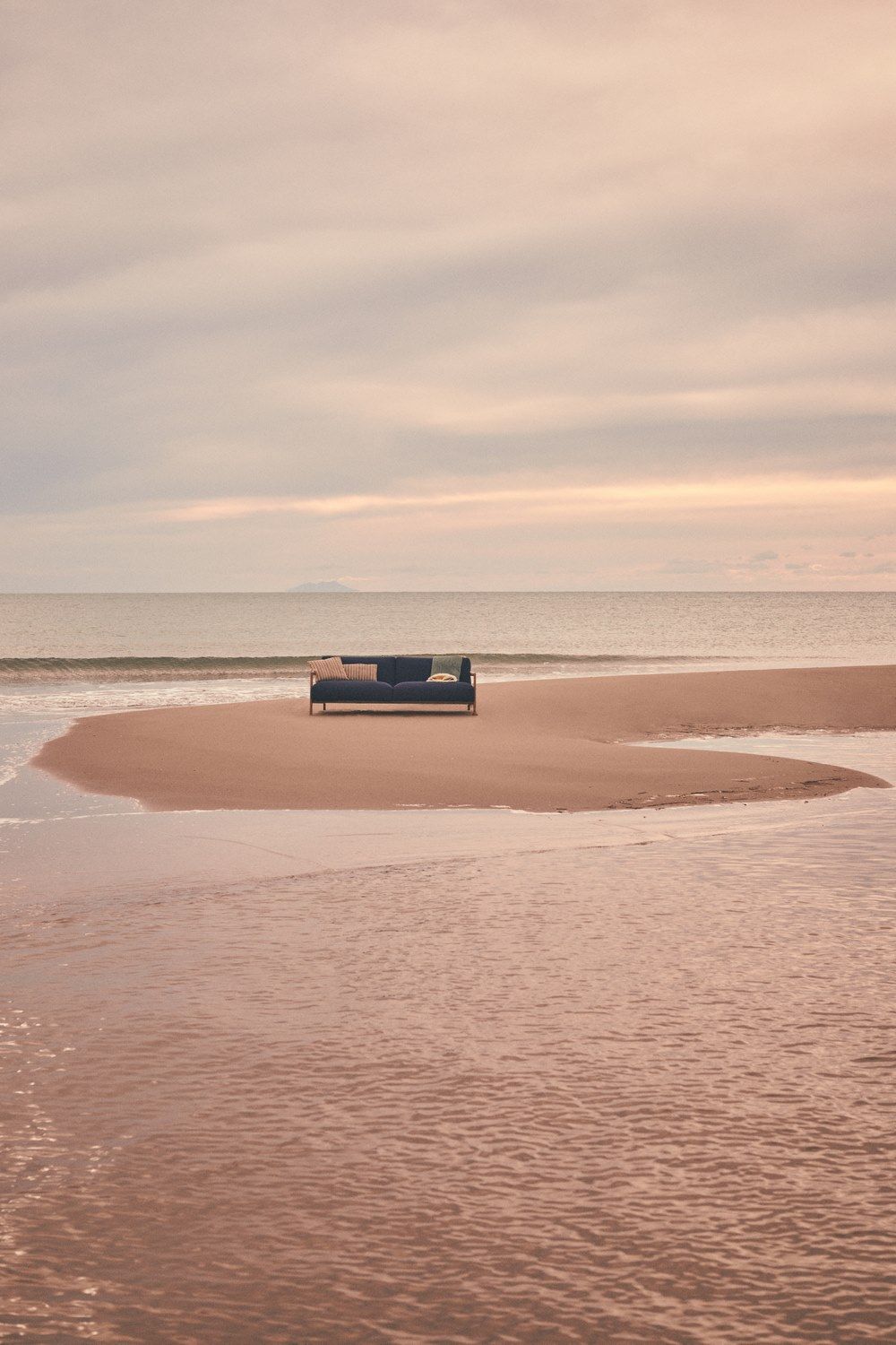 EVERYDAY LIFE OPEN SOFA