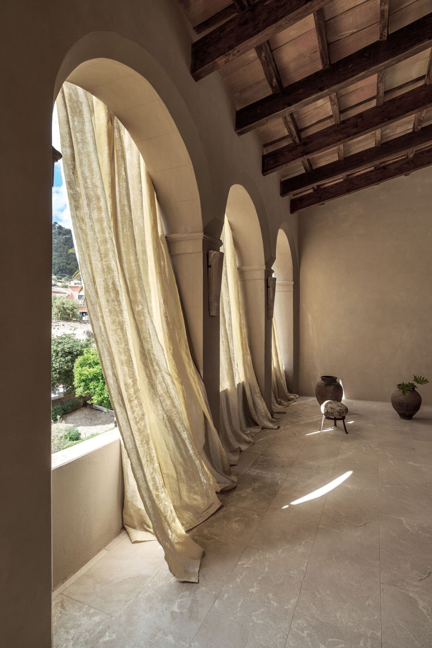 ÉPHÉMÈRE - UNIVERS