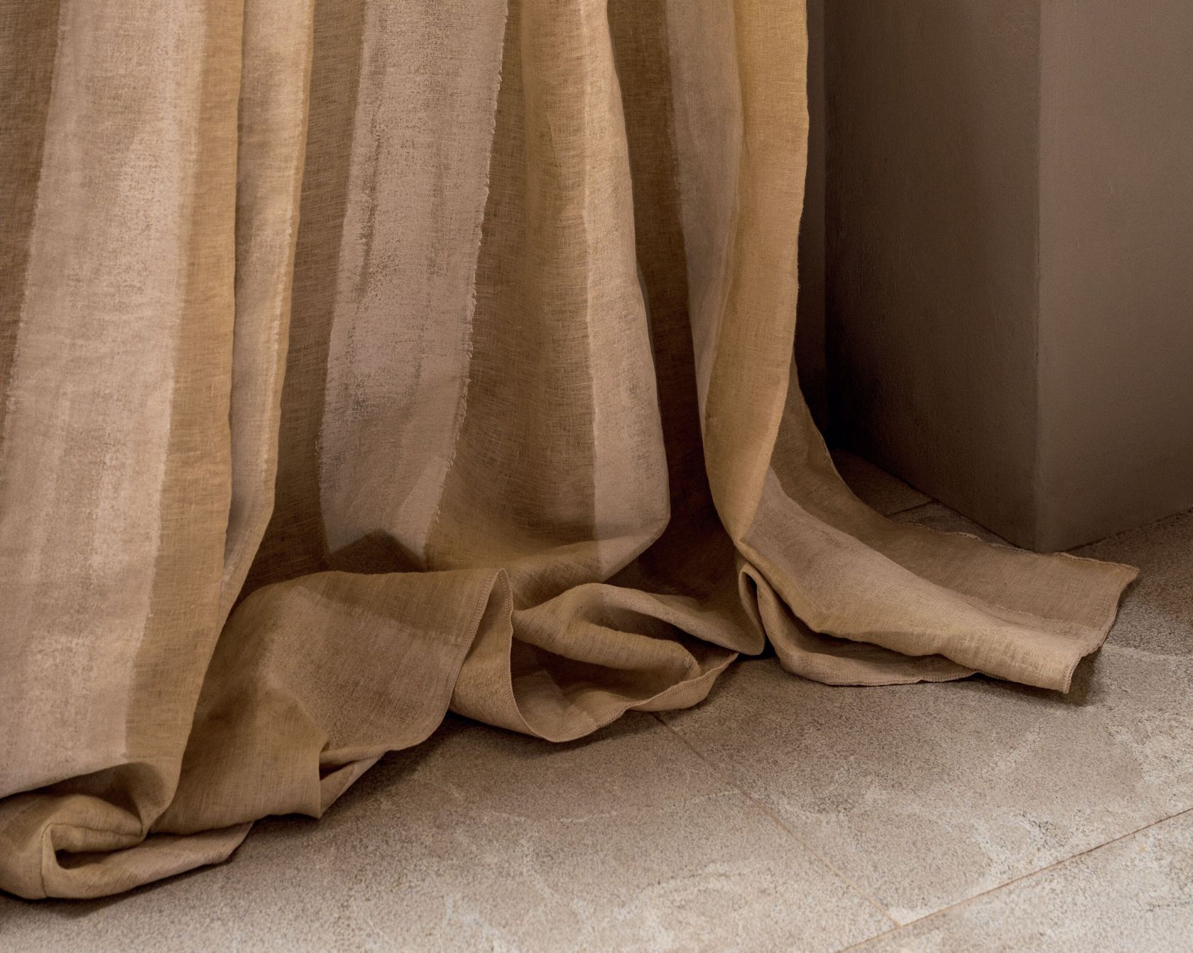 ÉPHÉMÈRE - UNIVERS