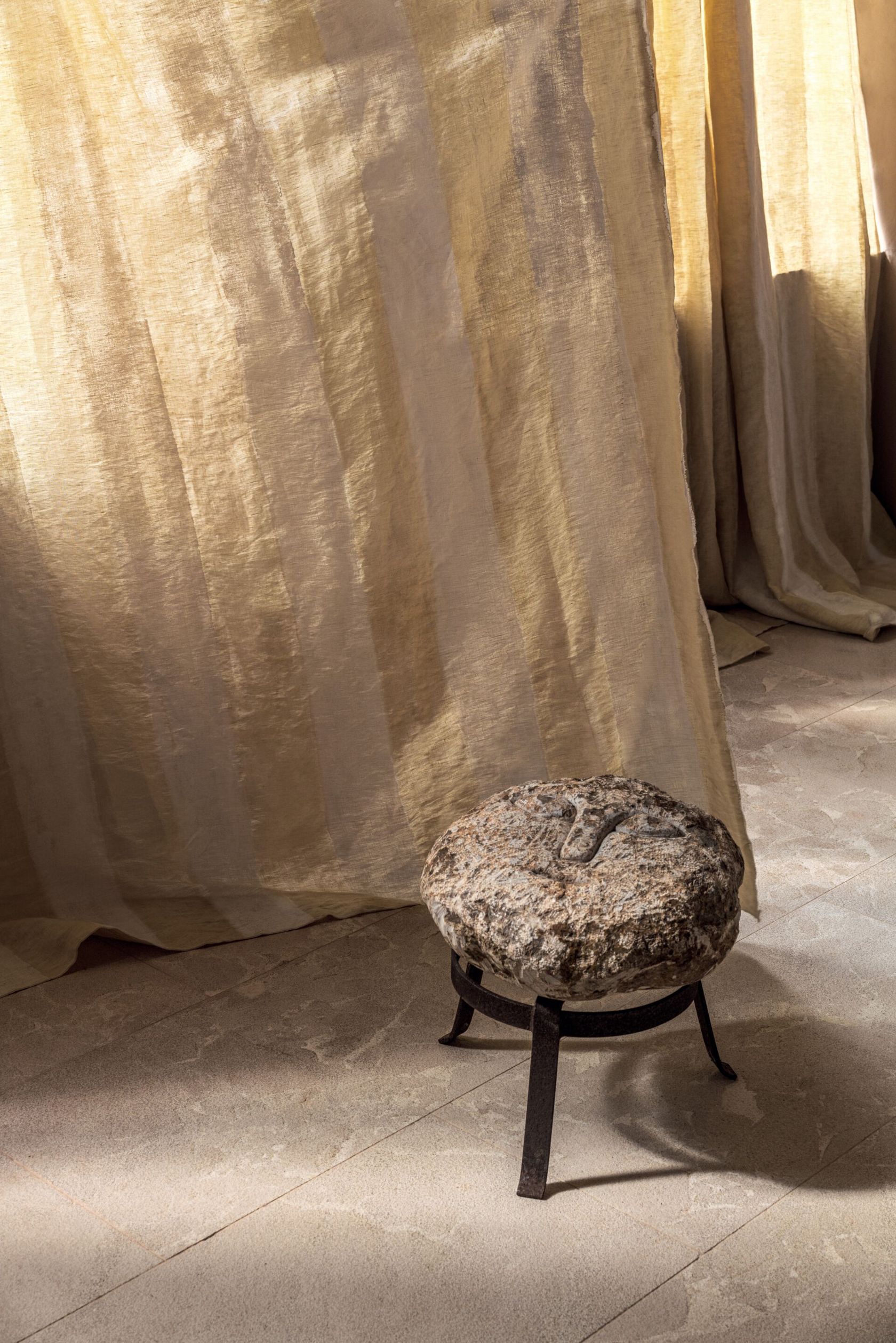 ÉPHÉMÈRE - UNIVERS