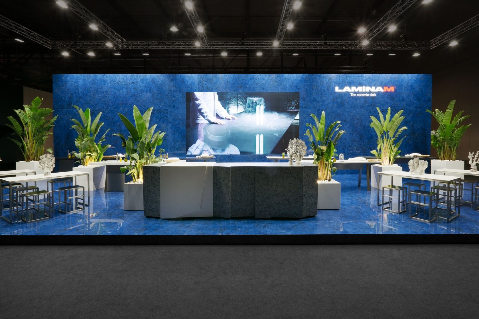 FURNISHING - FLUIDOSOLIDO