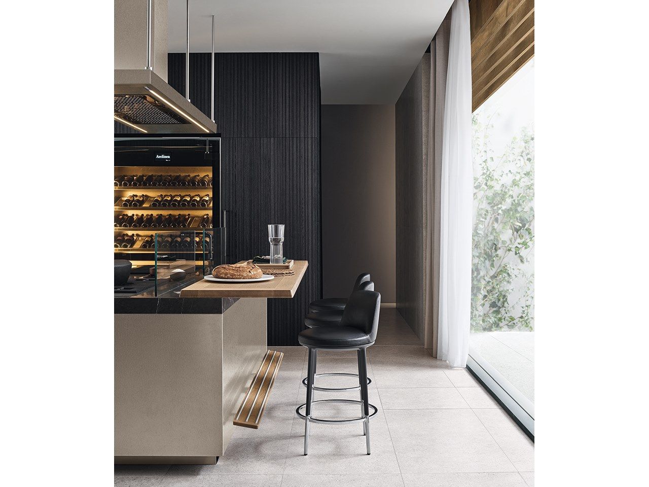 ITALIA + FRAME SYSTEM