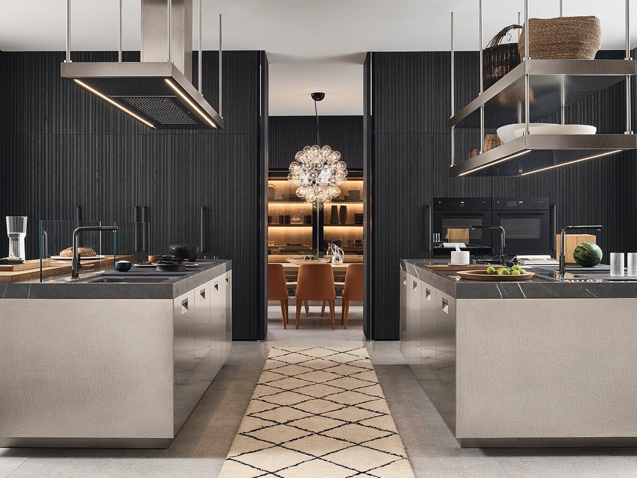 ITALIA + FRAME SYSTEM