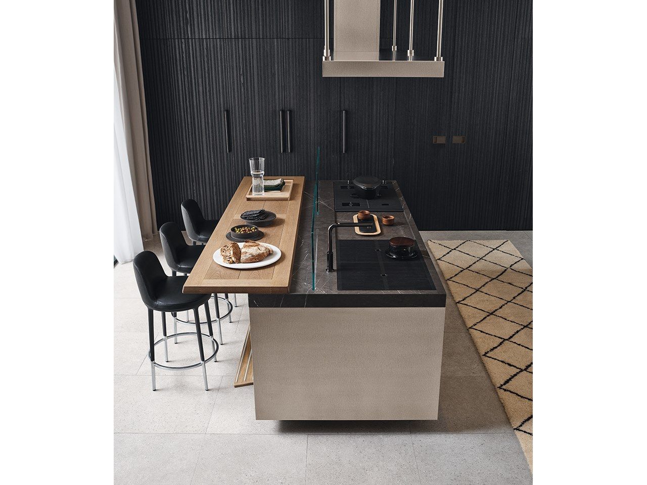 ITALIA + FRAME SYSTEM