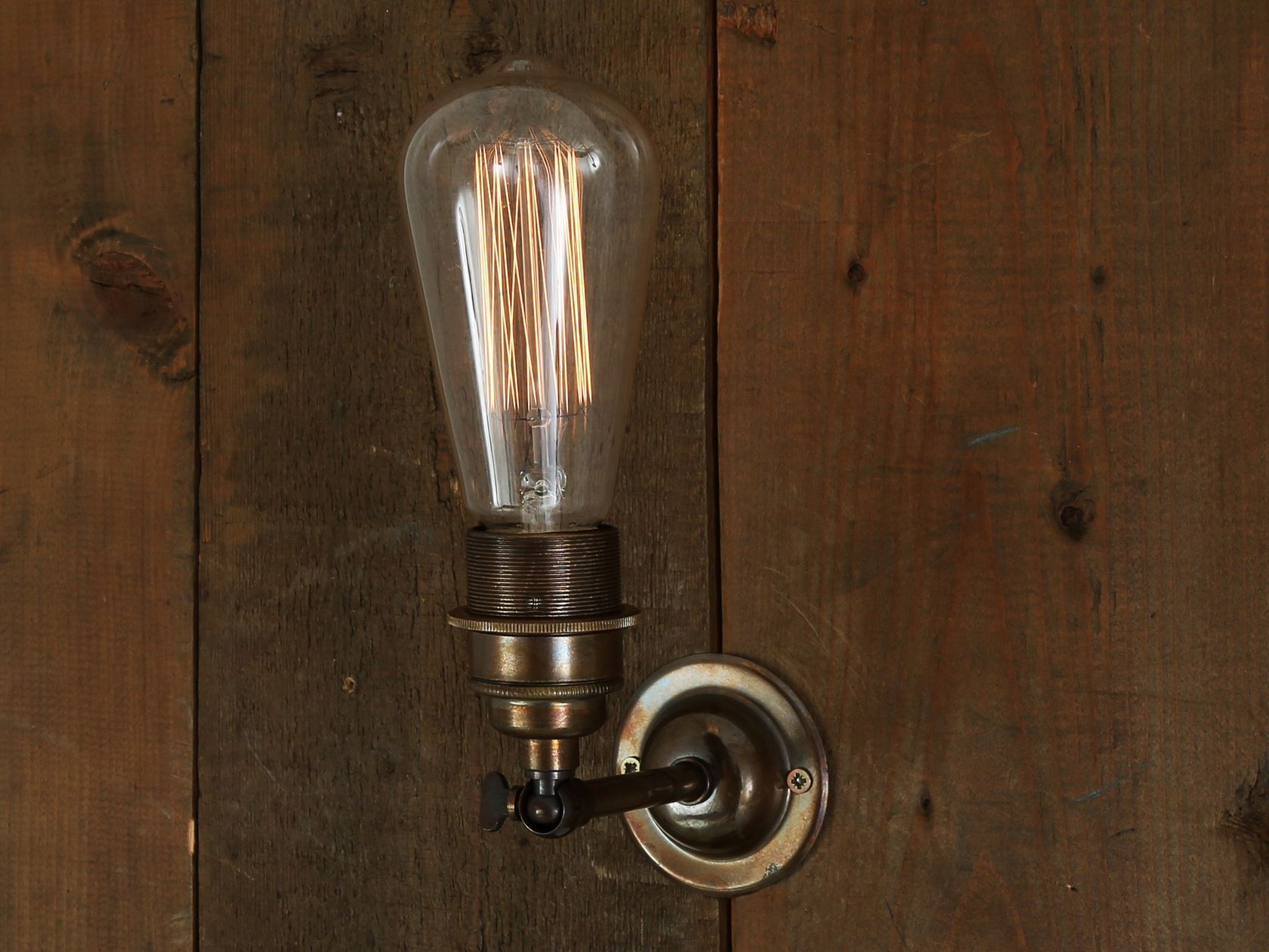 LOME VINTAGE MINIMALIST WALL LIGHT