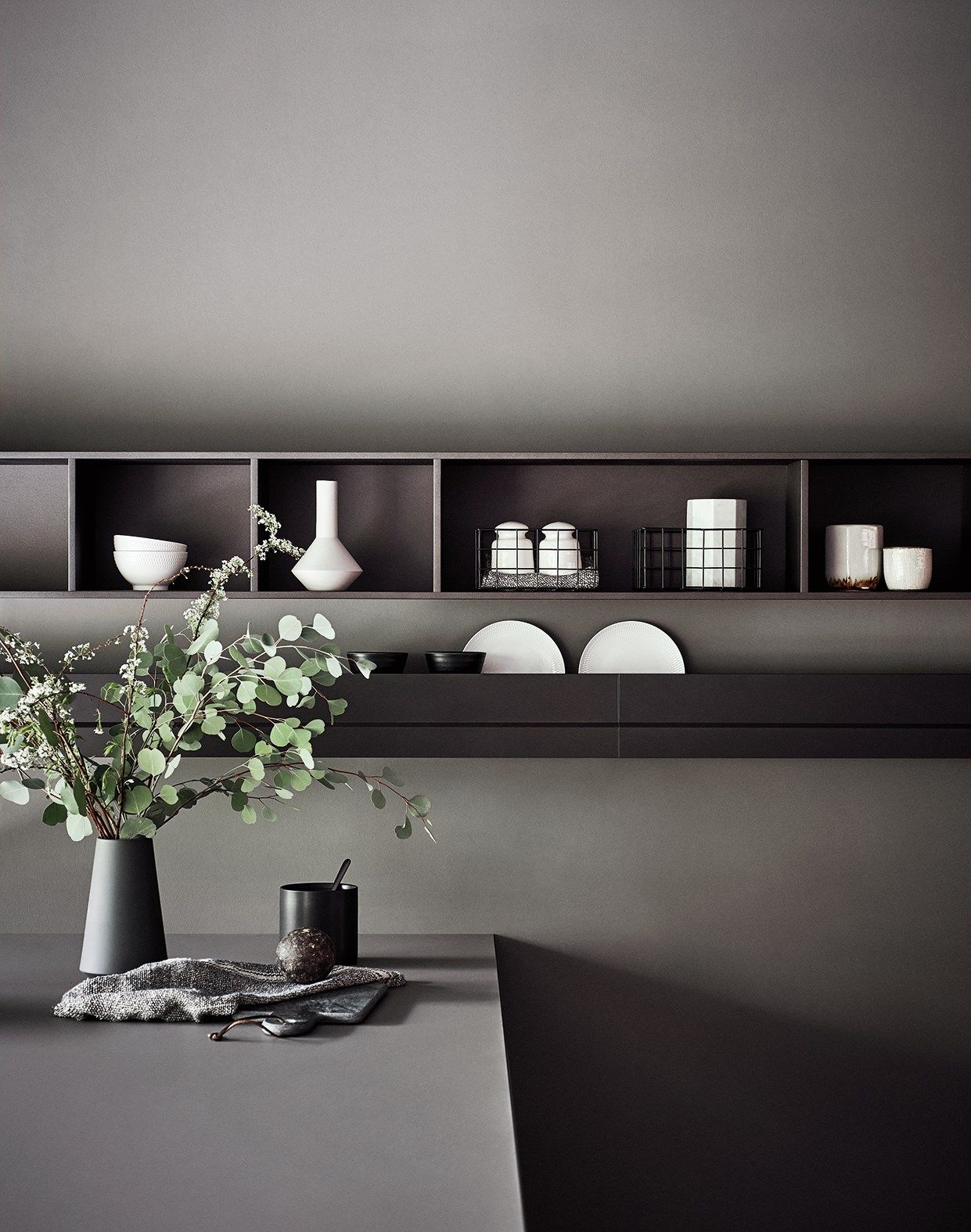 N_ELLE - OUTSTANDING LIGHTNESS