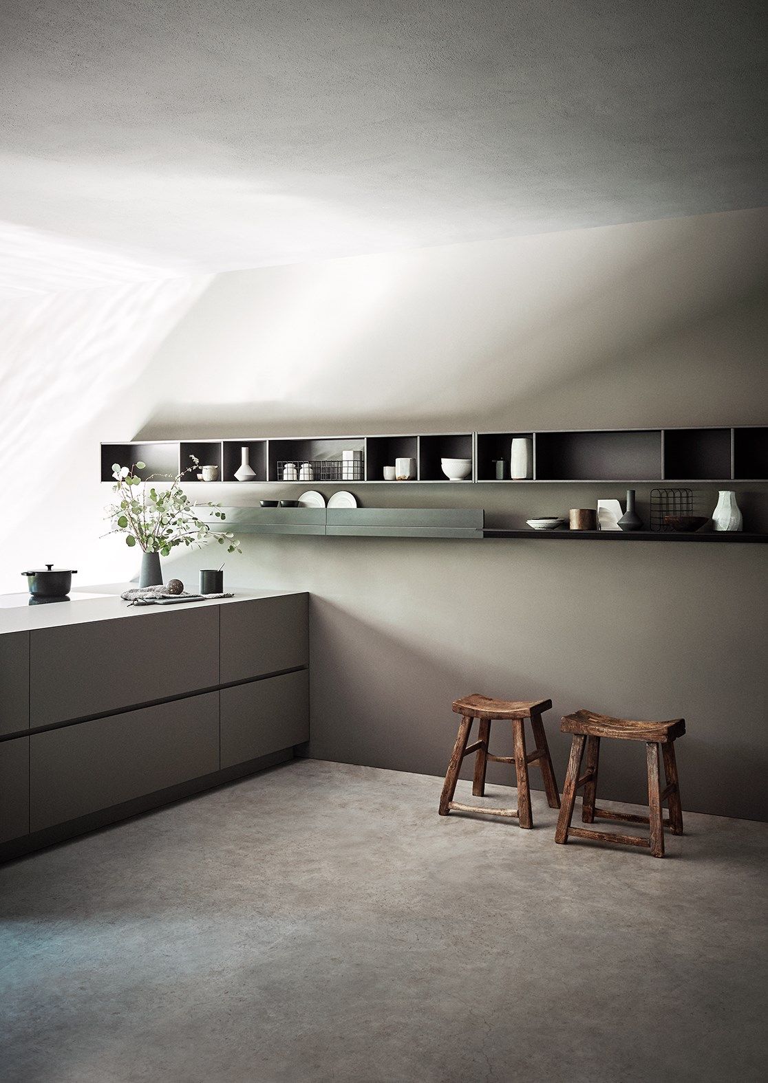 N_ELLE - OUTSTANDING LIGHTNESS