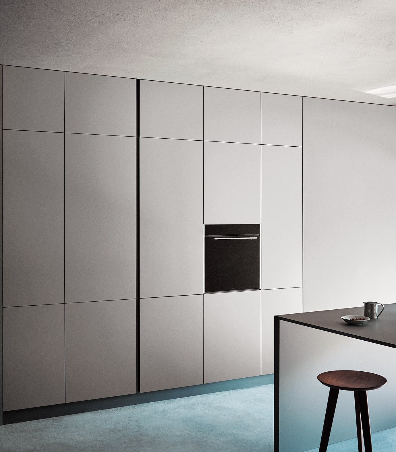 N_ELLE - OUTSTANDING LIGHTNESS