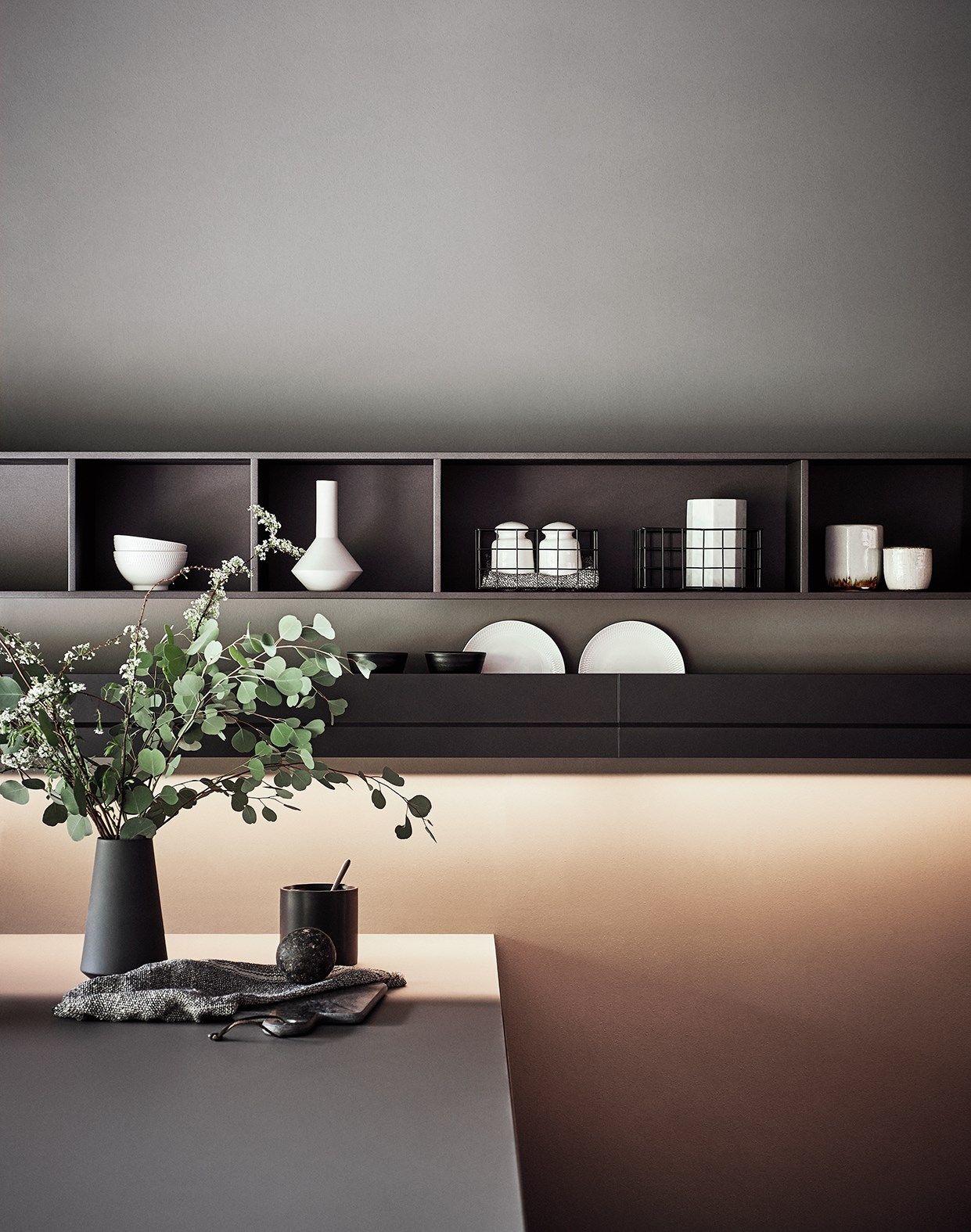 N_ELLE - OUTSTANDING LIGHTNESS