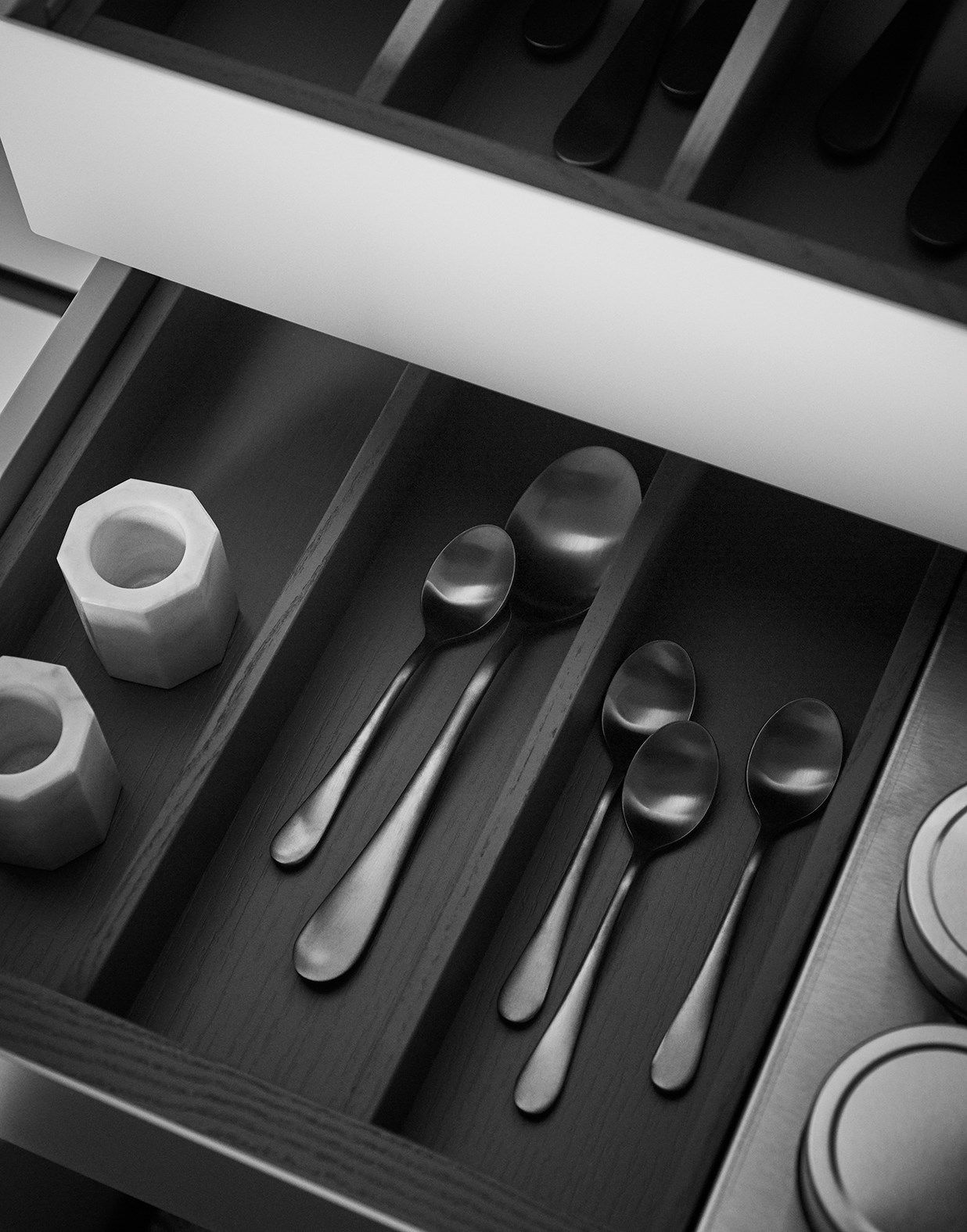 N_ELLE - OUTSTANDING LIGHTNESS