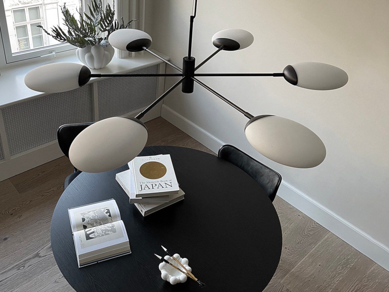 SALON CHANDELIER OPAQUE GRANDE