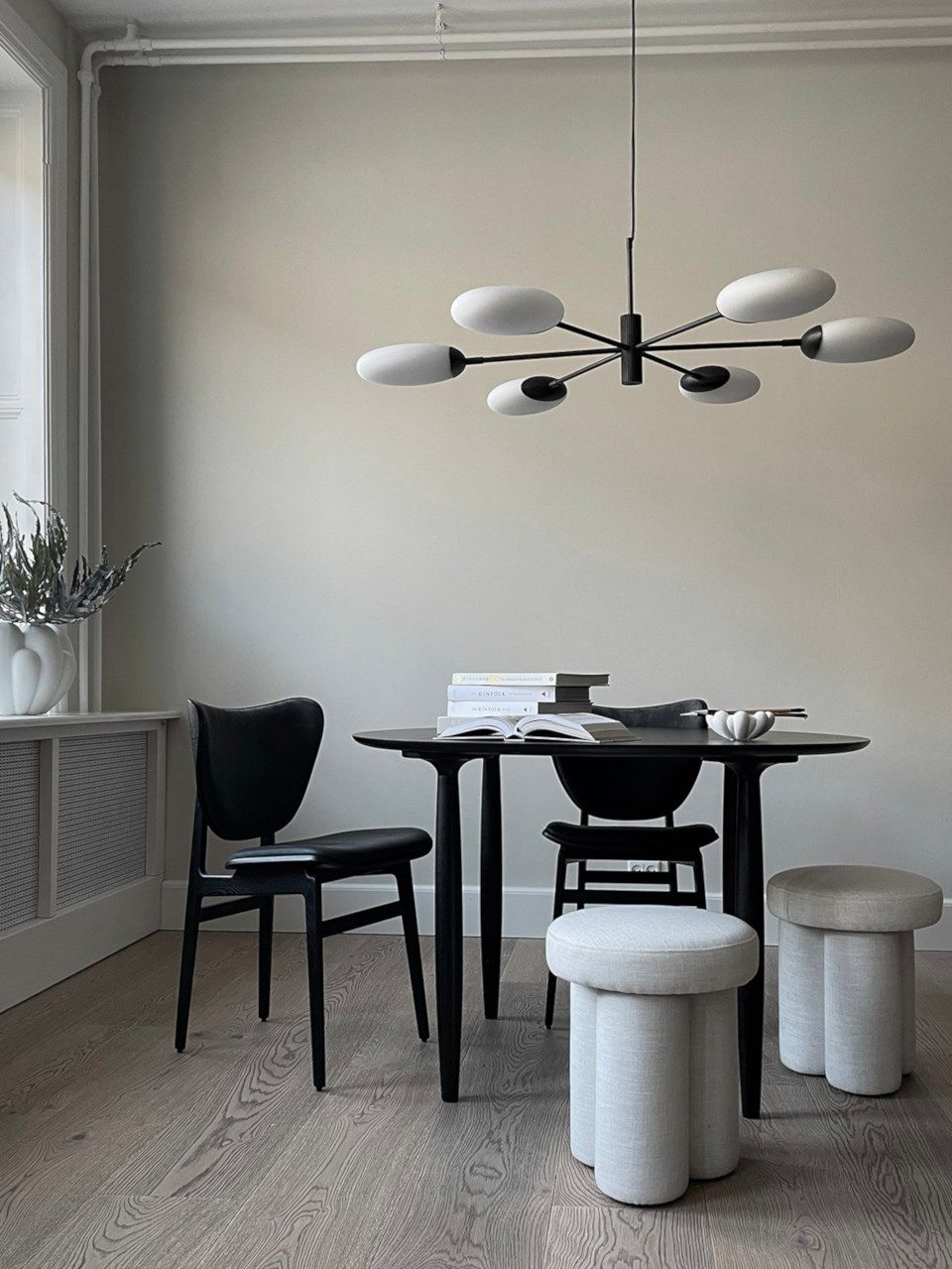 SALON CHANDELIER OPAQUE GRANDE