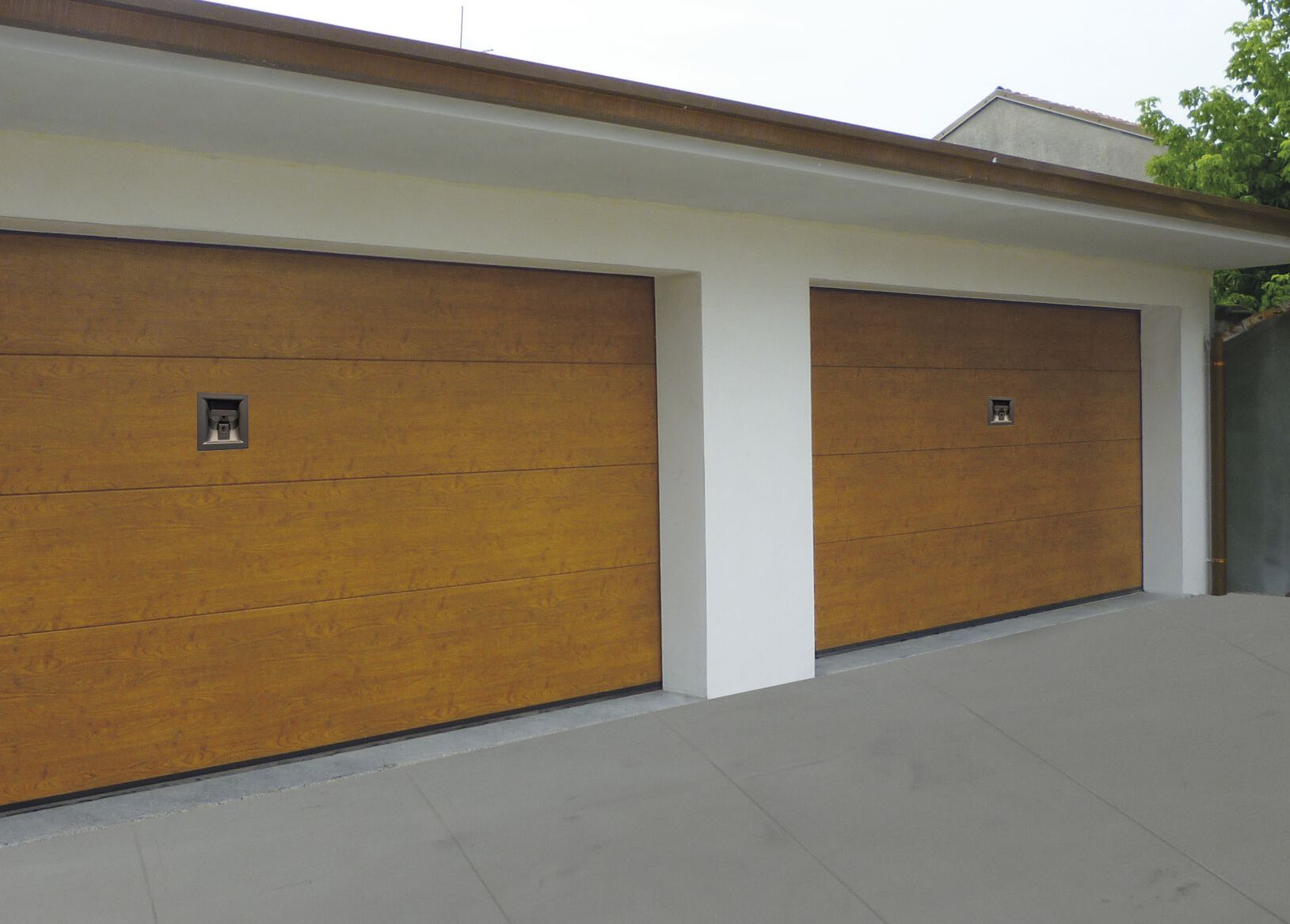 SR SECTIONAL DOORS