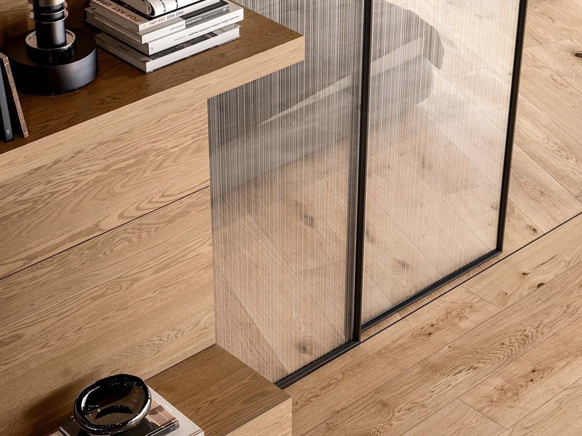 SMOOTH VERTICAL WOOD BOISERIE