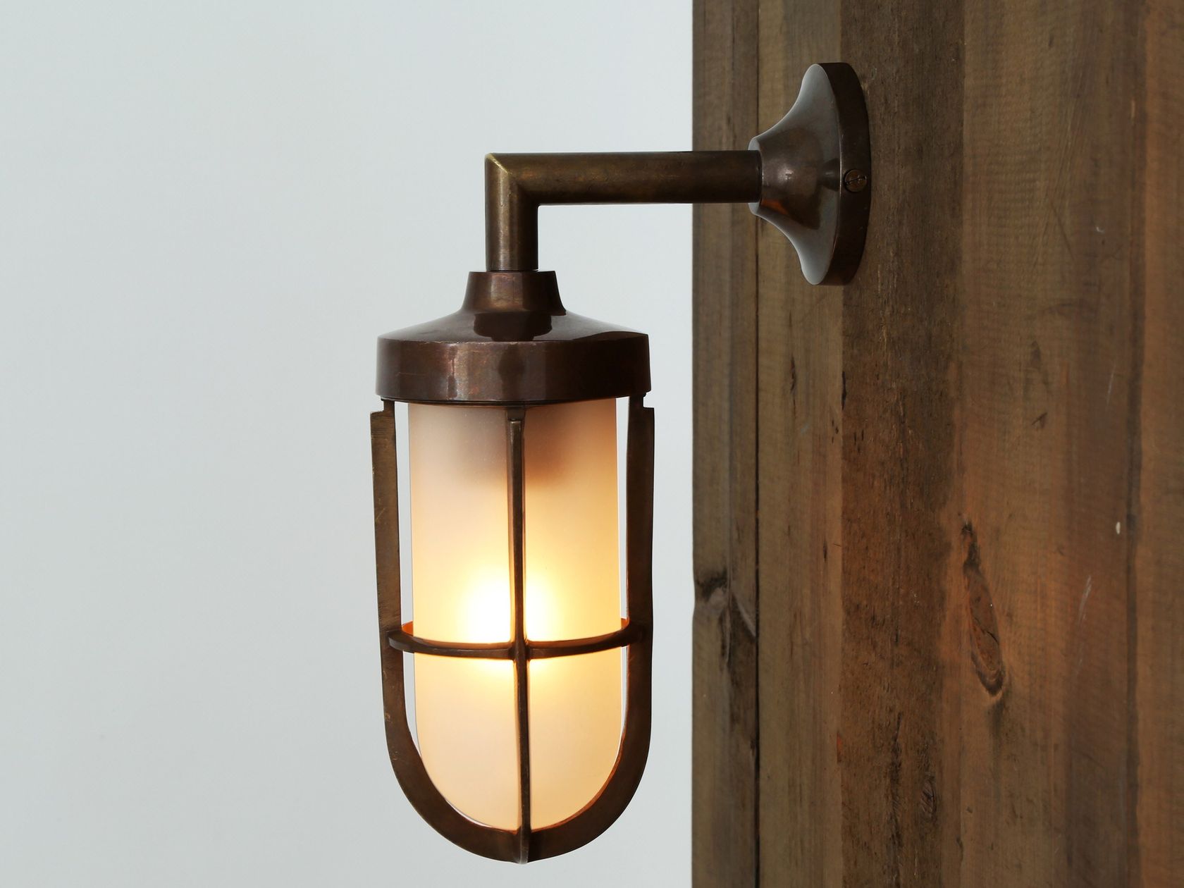 CLADACH BRASS WELL GLASS WALL LIGHT