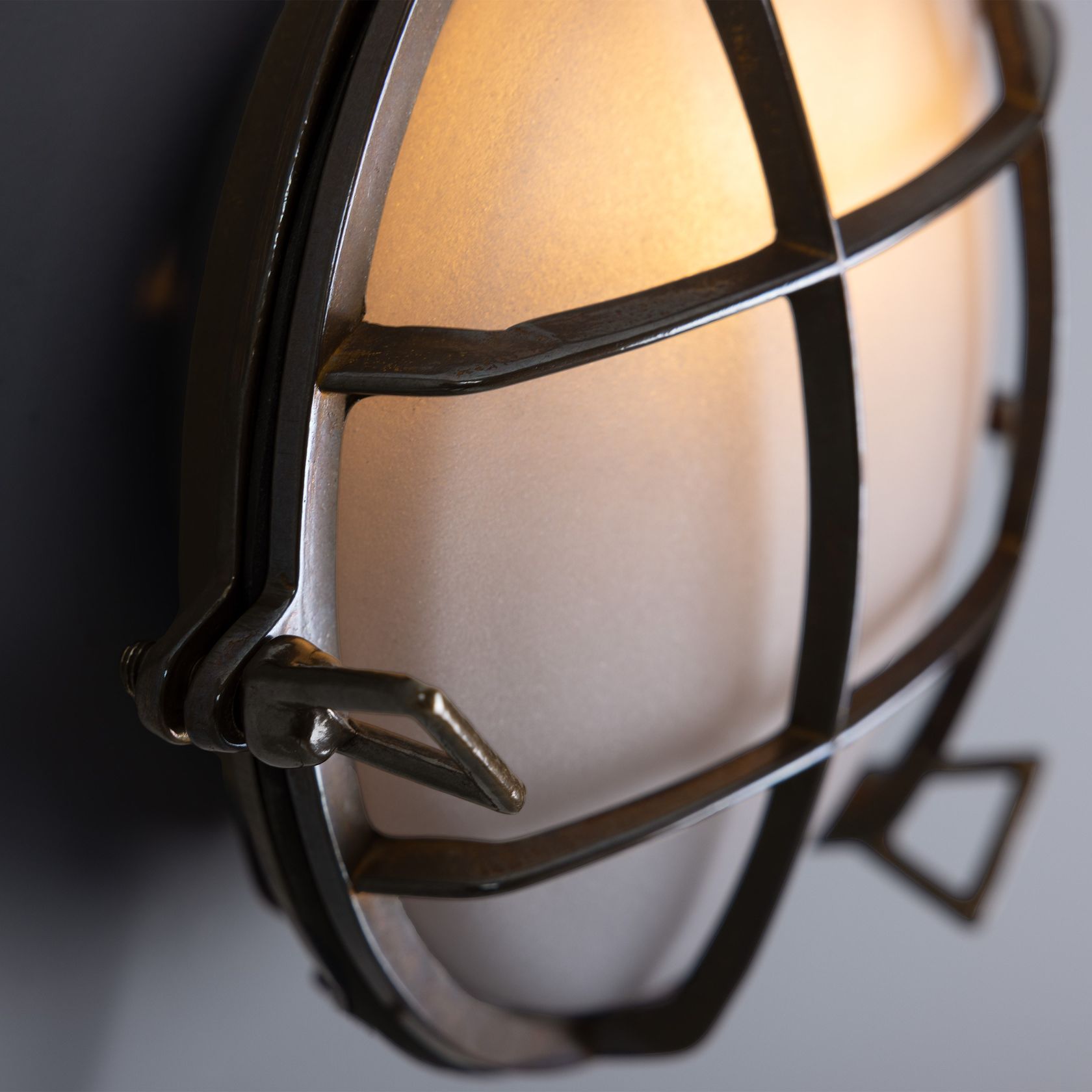 EVANDER MARINE BULKHEAD WALL LIGHT