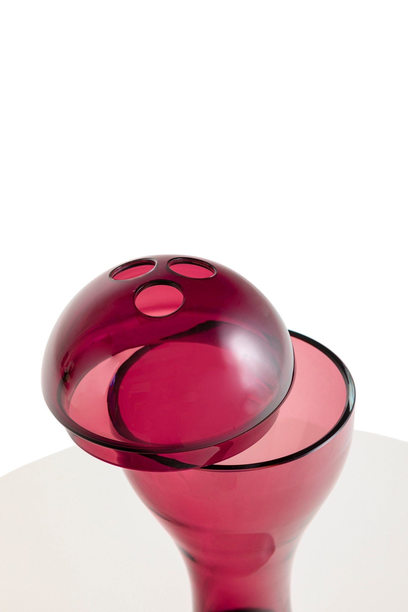 GLASS NEWSON VASE