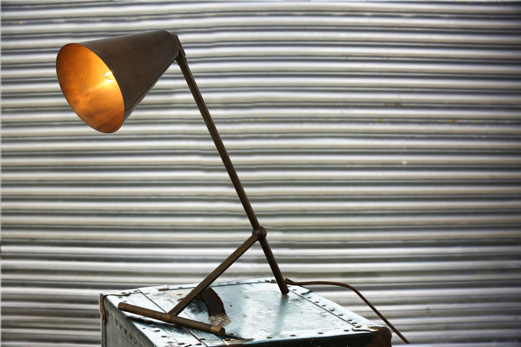 HAVANA MODERN INDUSTRIAL TABLE LAMP