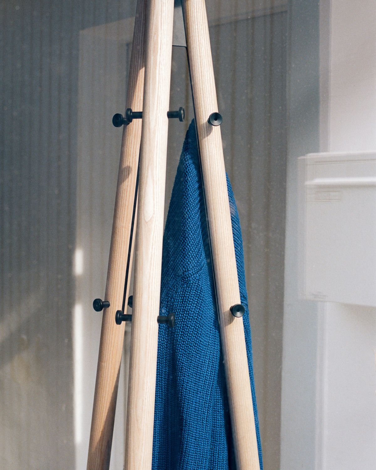 KIILA COAT STAND