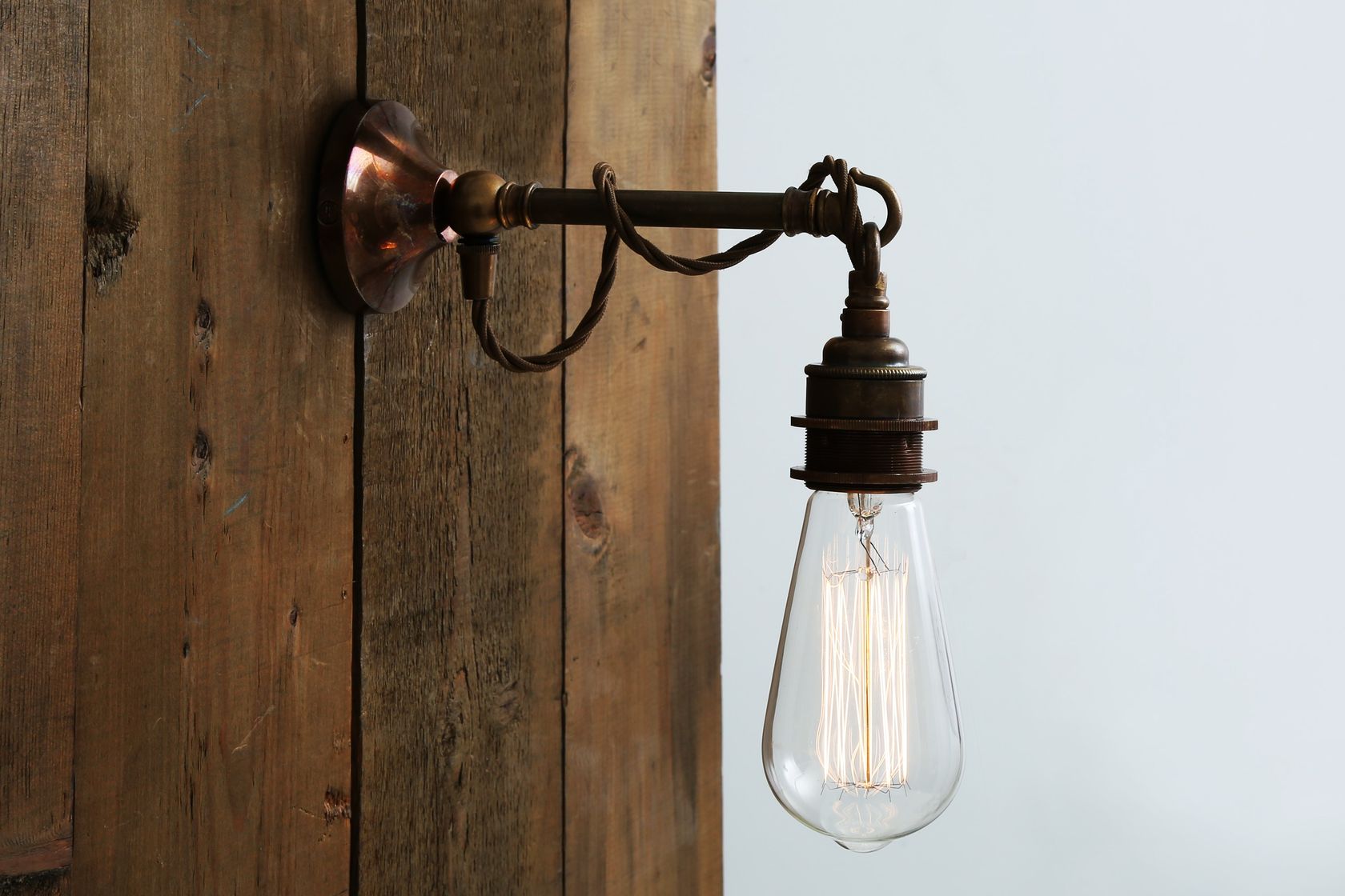 REHAU INDUSTRIAL WALL LIGHT