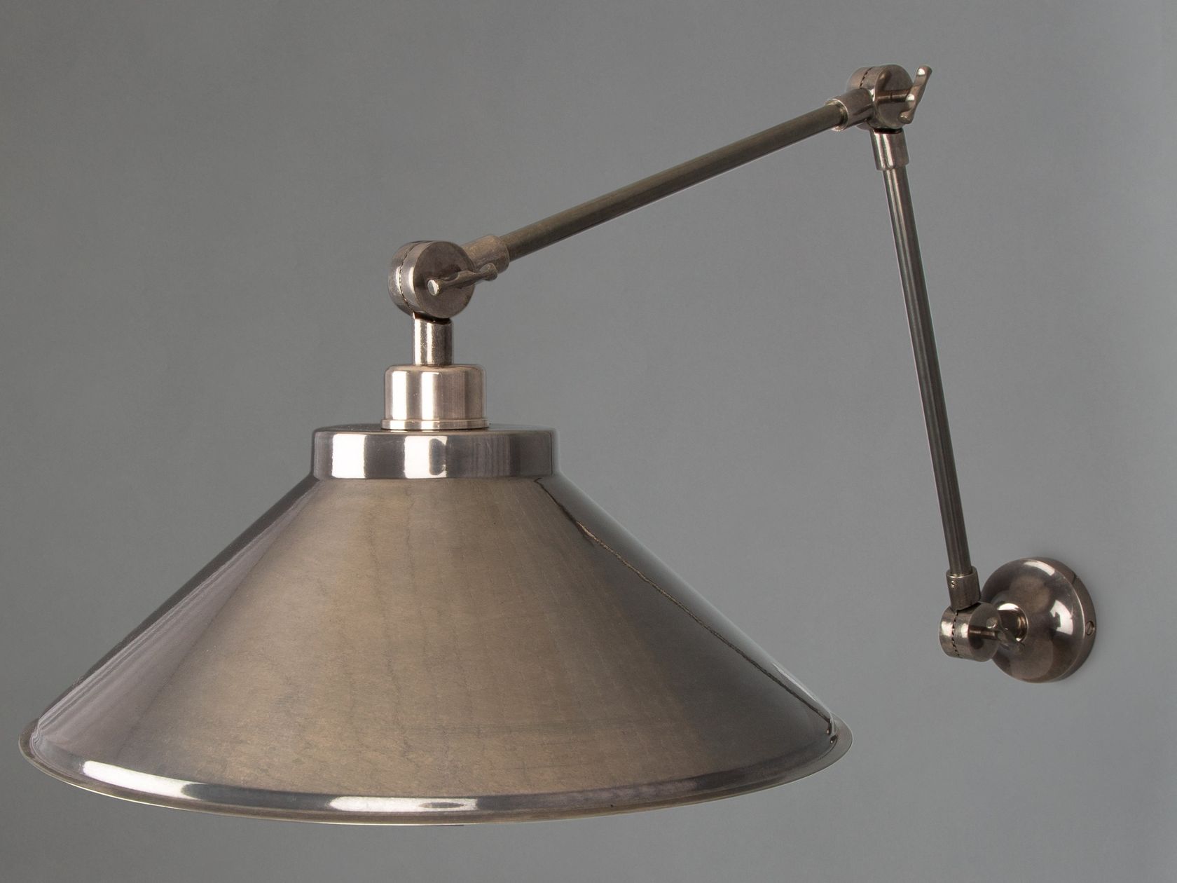 RIO ADJUSTABLE INDUSTRIAL WALL LIGHT