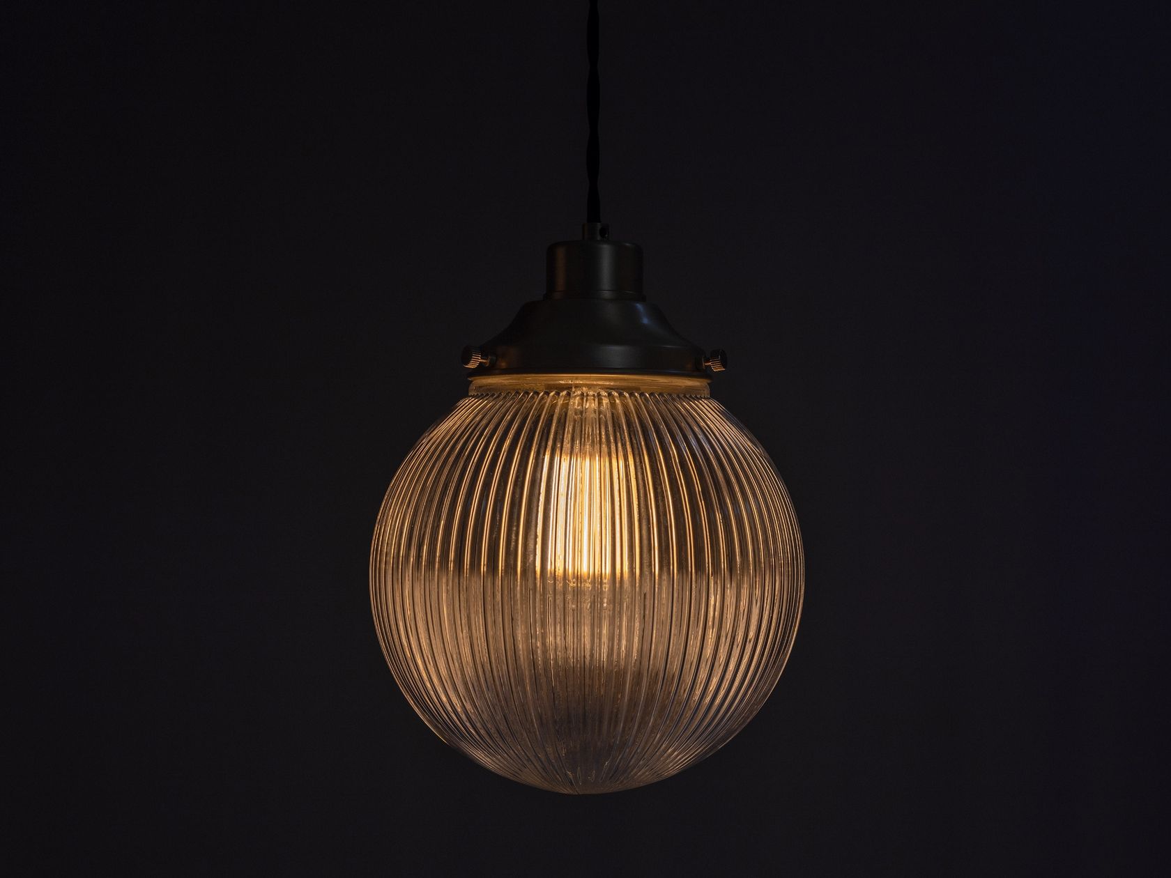 STANLEY 200MM HOLOPHANE GLOBE PENDANT