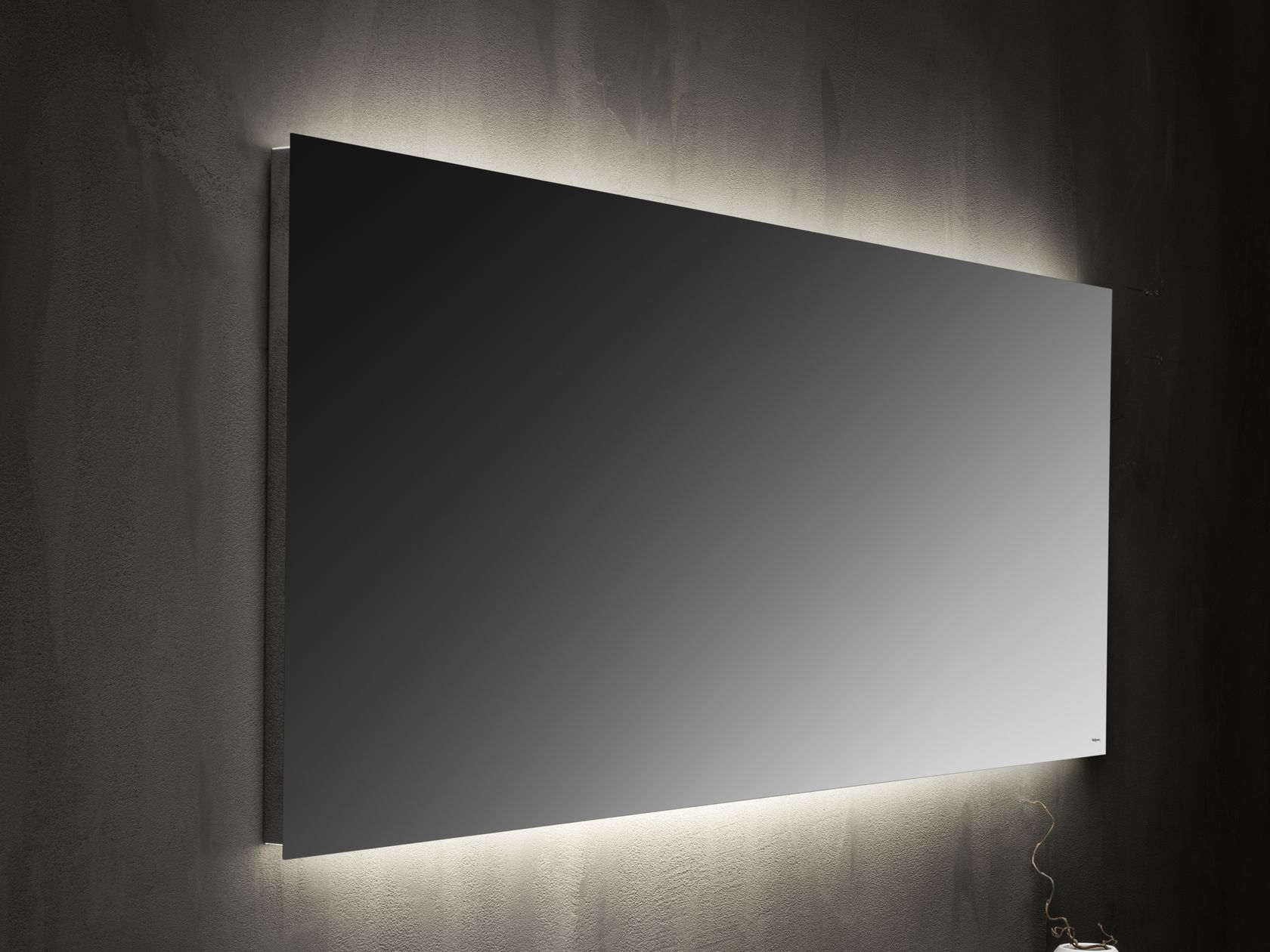 Mirror with integrated lighting