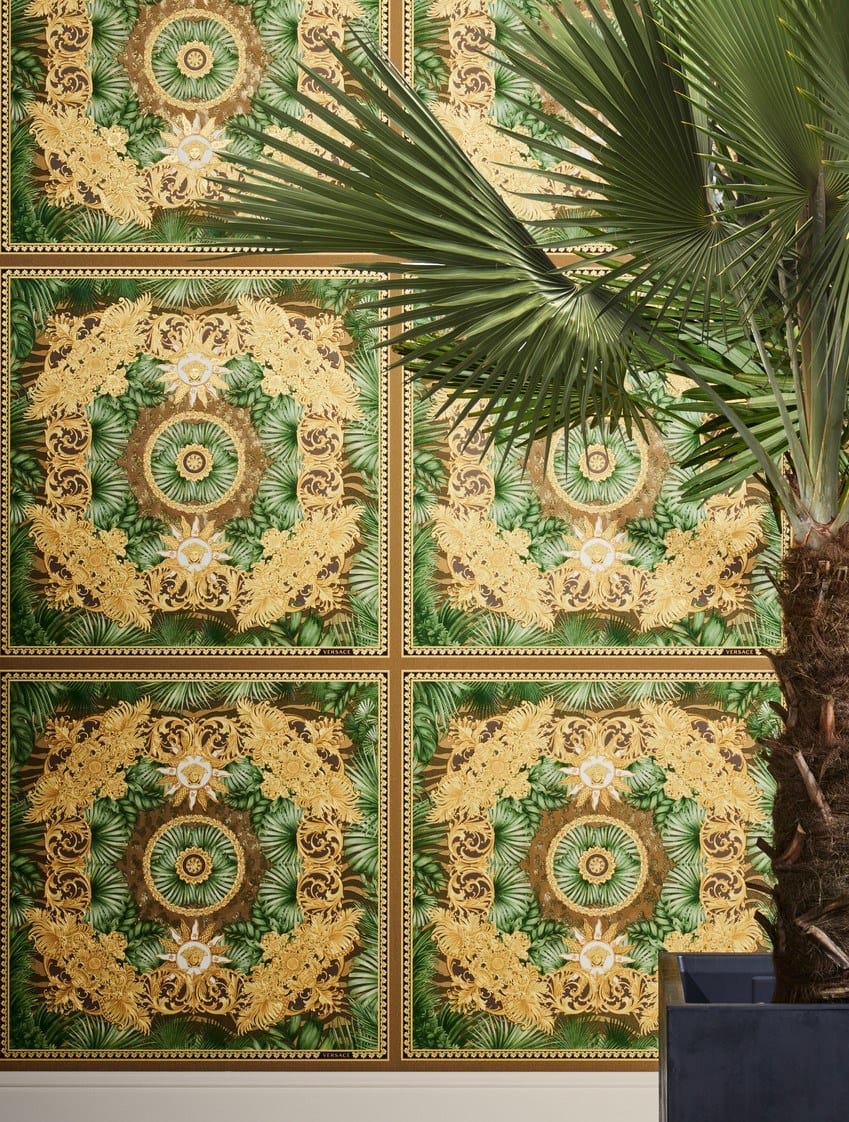 VERSACE V