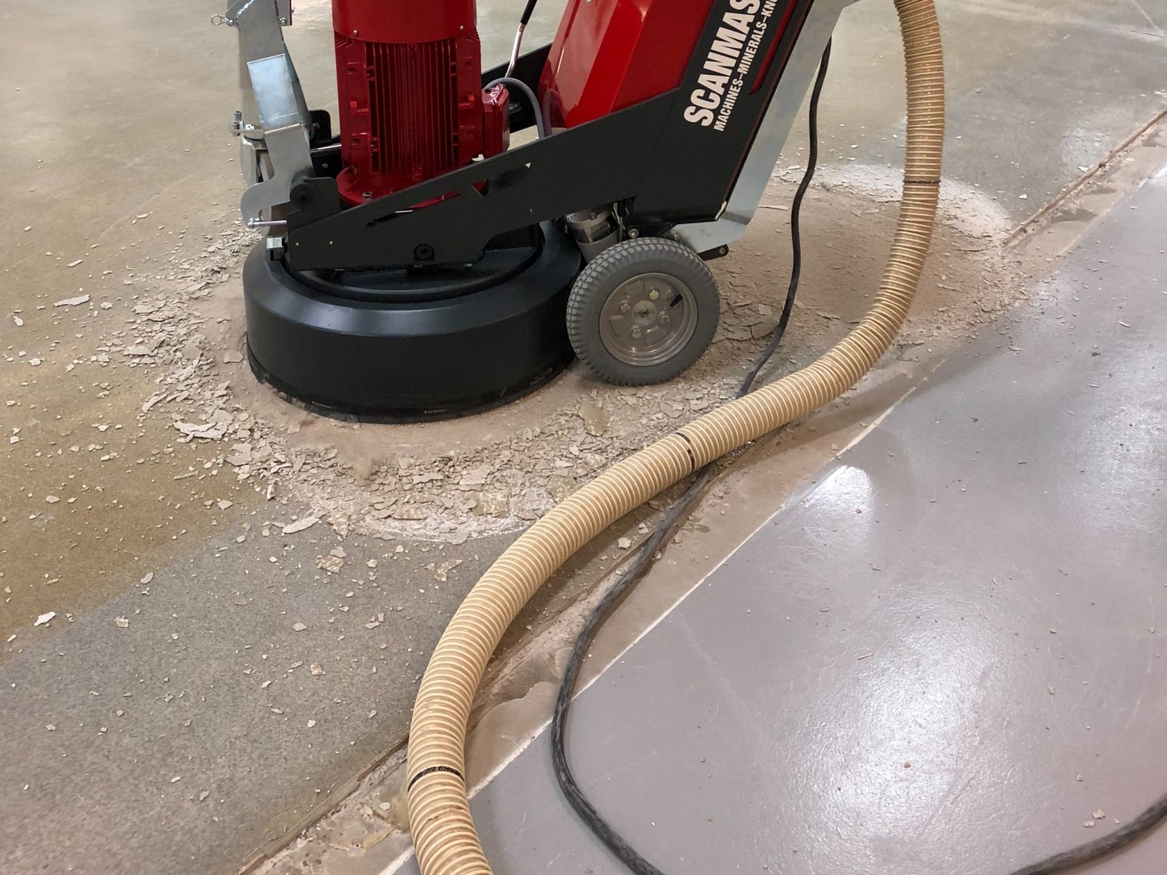 WORLD SERIES 32 REMOTE CONTROLLED SANDER