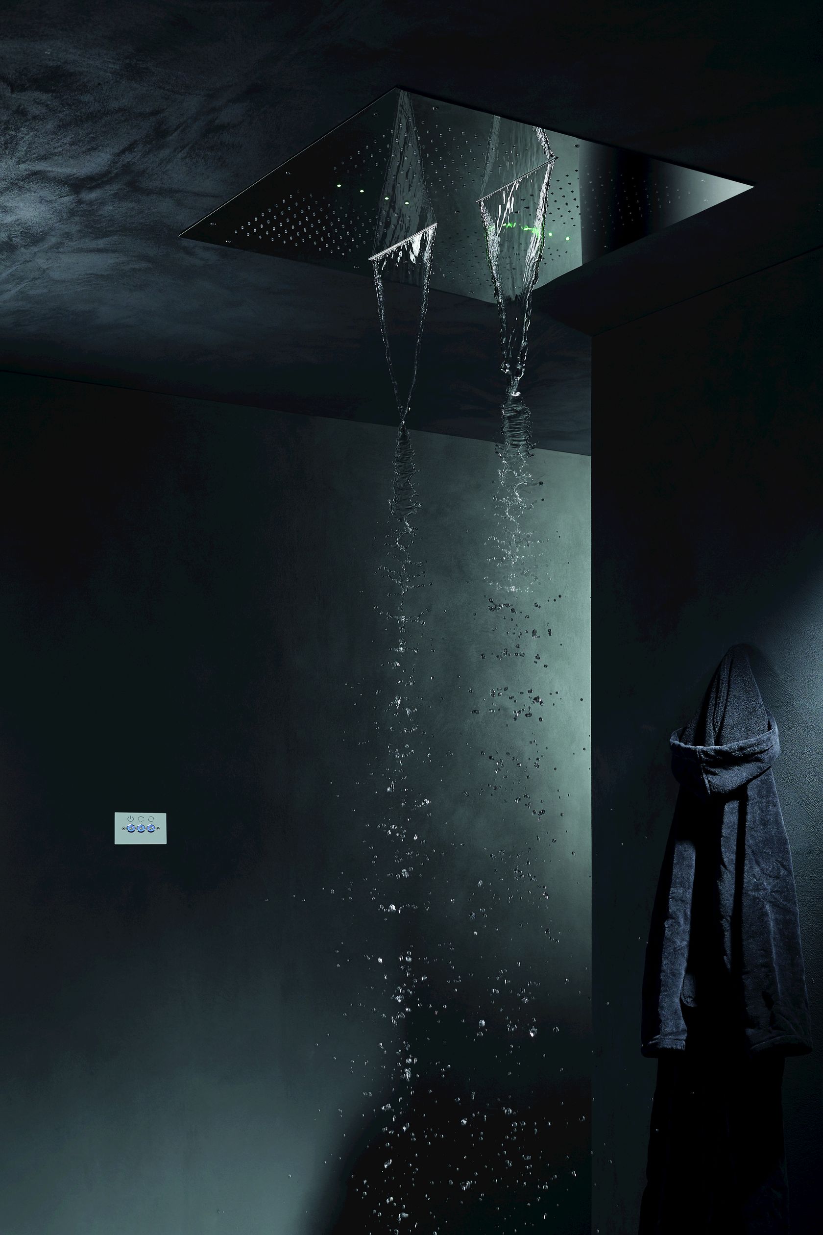 OVERHEAD SHOWERS FOR CHROMOTHERAPY