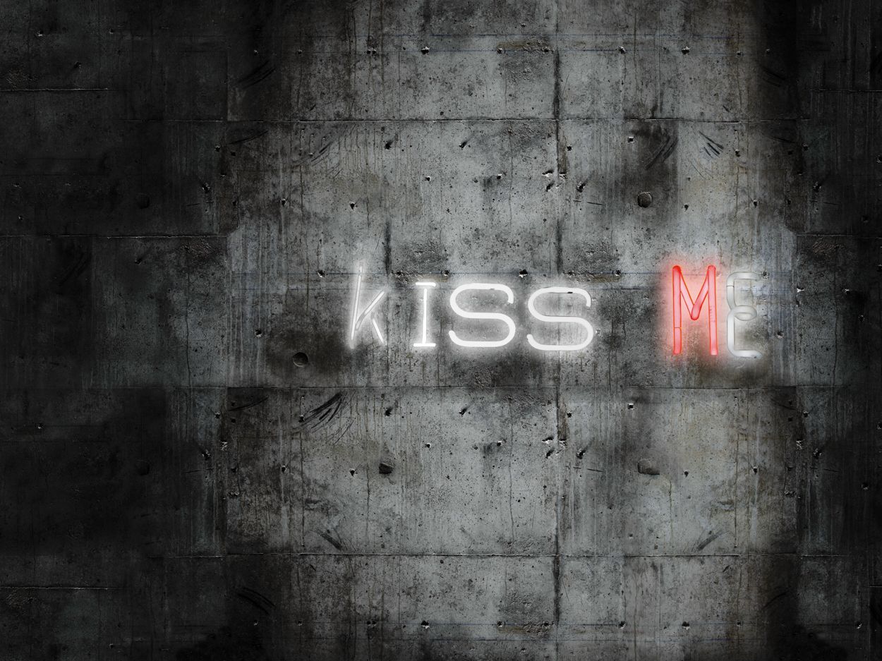 KISS ME