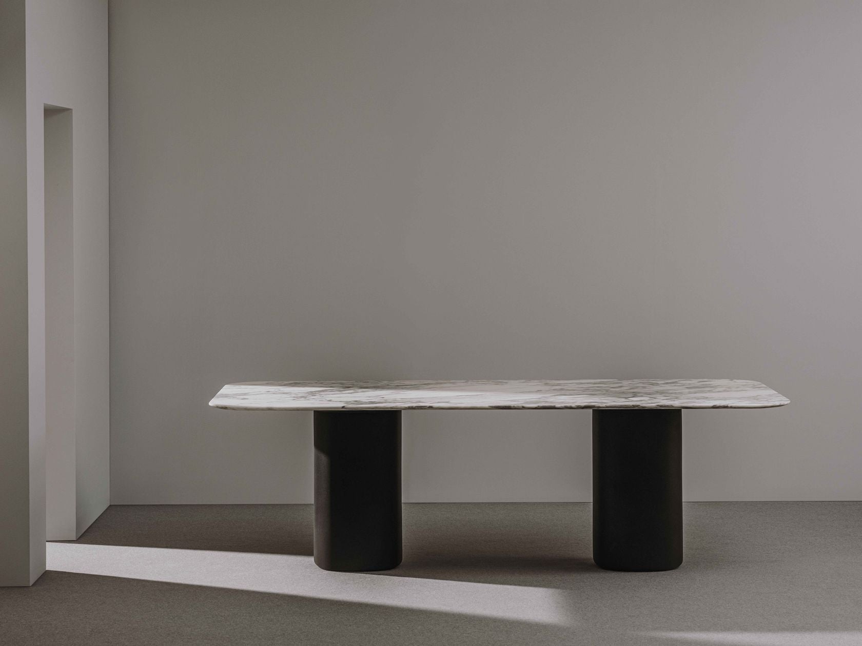 SOLID CONFERENCE TABLE ME03706