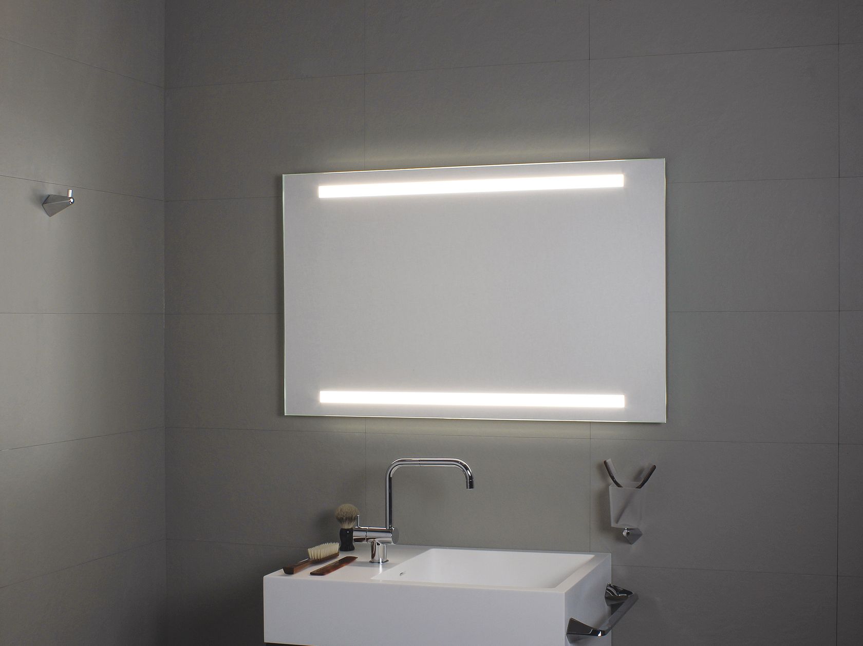 SUPERIORE E INFERIORE LED