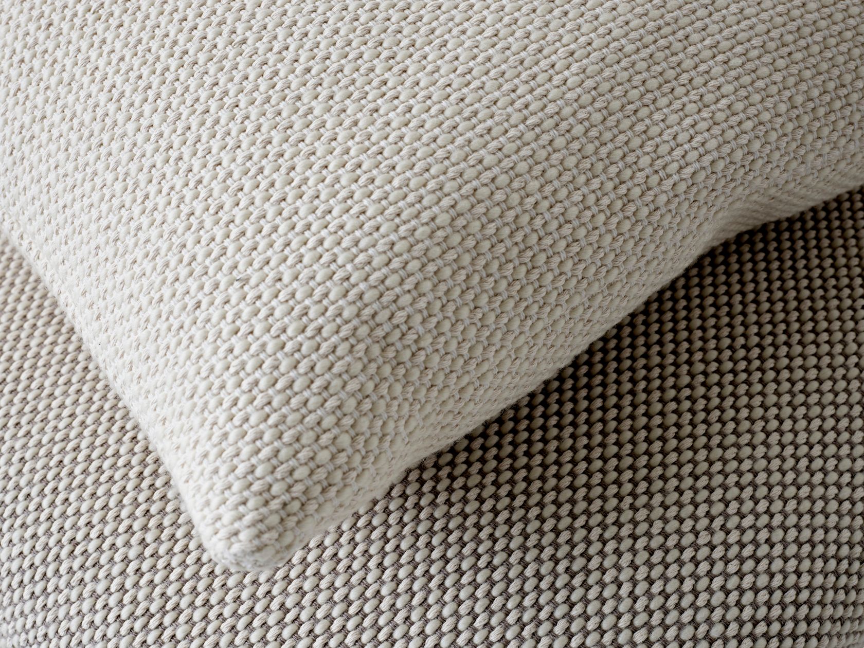 WEAVE CUSHION SC28